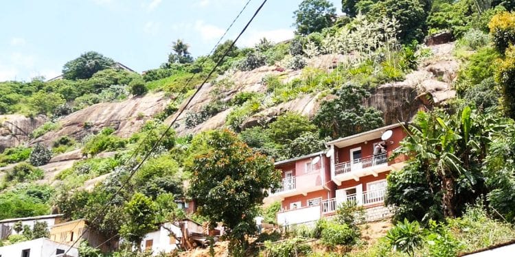 ÉBOULEMENTS – ÉVACUATION DE LA ZONE ROUGE : Des ménages commencent à s’installer au Village Voara