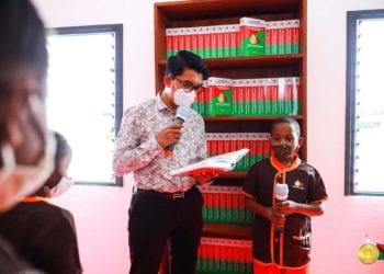 ETABLISSEMENT SCOLAIRE PUBLIC – Des kits scolaires incluant des blouses et des chaussures pour les élèves du primaire