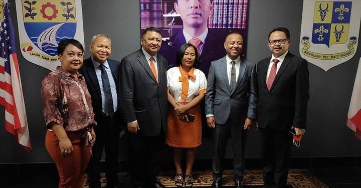 ELECTIONS – La liste Irmar aux sénatoriales dirigée par Herimanana Razafimahefa et Sylvain Rabetsaroana pour Antananarivo