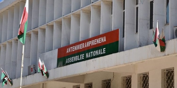 ASSEMBLEE NATIONALE – Le code d&rsquo;éthique et de déontologie ne passe pas à Tsimbazaza