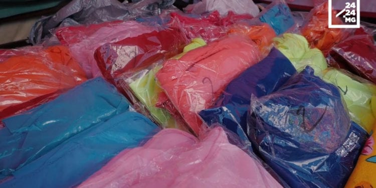 COMMERCE – Des vêtements de Noël pour toutes les bourses