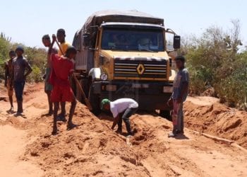 INFRASTRUCTURES – Près de 90% des routes à Madagascar en mauvais état, selon Hajo Andrianainarivelo