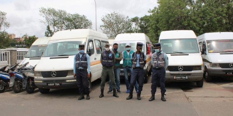 EPIDEMIE – Dix jours de fourrière pour 38 taxi-be et taxi-brousse pour non-respect des gestes barrières depuis le 16 Janvier