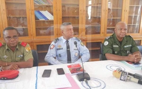 MANIFESTATIONS – La gendarmerie évoque l’utilisation de lance-pierre par les manifestants pour expliquer le tir mortel de l’un des siens sur un étudiant à Toamasina