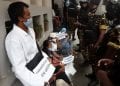 AMBOHIDAHY – Les paramédicaux grévistes manifestent au siège du ministère de la Santé publique
