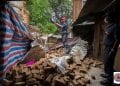 CATASTROPHE – Une maison en réhabilitation dans le fokontany de Manjakamiadana s’effondre sur une case en bois et blesse une mère de famille