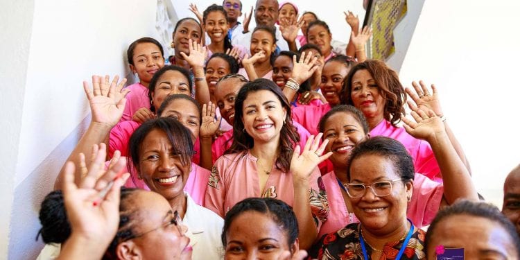 DROITS DES FEMMES – La Première Dame en tournée nationale à l’occasion du 8 Mars