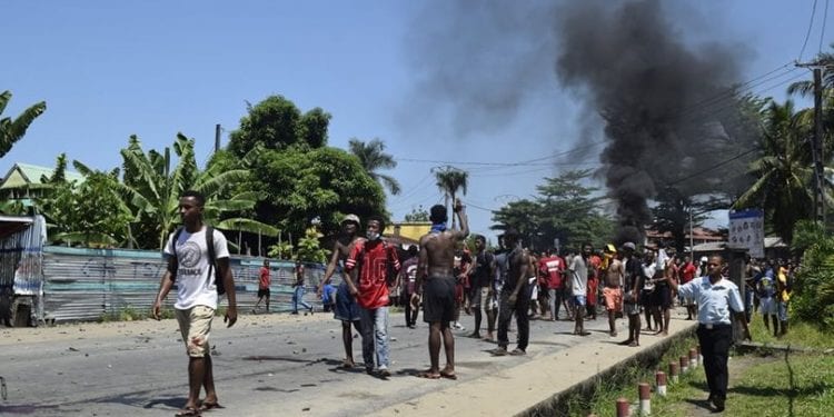 TOAMASINA – Les forces de l’ordre évoquent la légitime défense dans le décès d’un manifestant à l’Université de Barikadimy