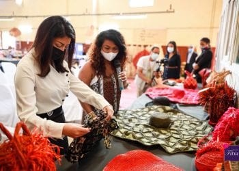 CELEBRATION DU 8 MARS – Mialy Rajoelina démarre sa tournée spéciale droits des femmes dans un atelier de production d’articles en raphia à Anosivavaka