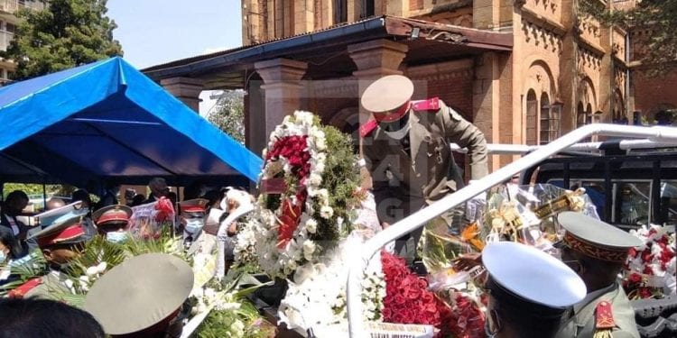 FUNERAILLES NATIONALES – Le convoi funéraire de l&rsquo;ancien président Ratsiraka quitte la Chapelle de l&rsquo;Hôpital militaire