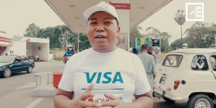 Désormais, que ce soit pour le carburant, ou vos achats en boutique chez Jovena, payez avec votre carte bancaire Visa. Pratique, facile et sécurisé, votre paiement n&rsquo;aura jamais été aussi rapide.