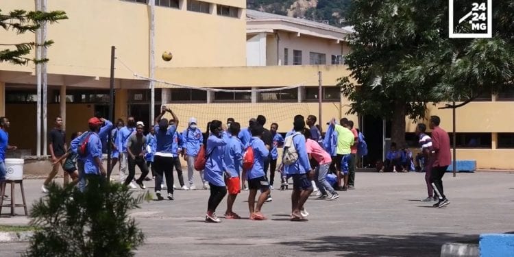 EDUCATION – Les établissements scolaires et universitaires publics passent à deux semaines au lieu d’une semaine de vacances de Pâques