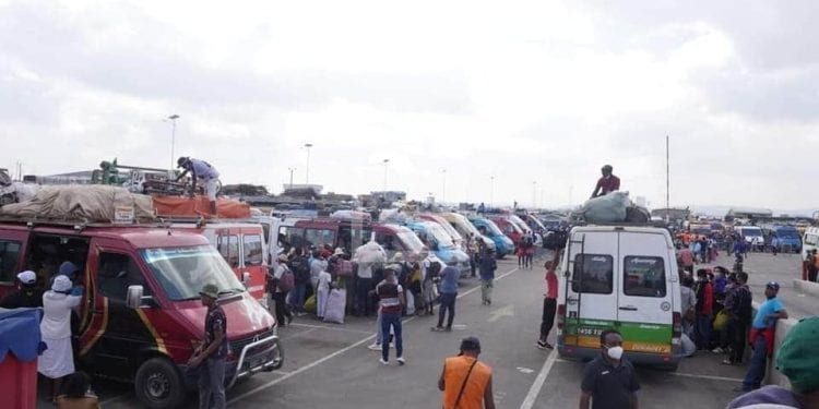 TRANSPORT TERRESTRE – Les taxi-brousse desservant les zones fermées pour 15 jours, à l’exception de Mahajanga et Nosy Be, restent autorisés ce lundi 5 Avril