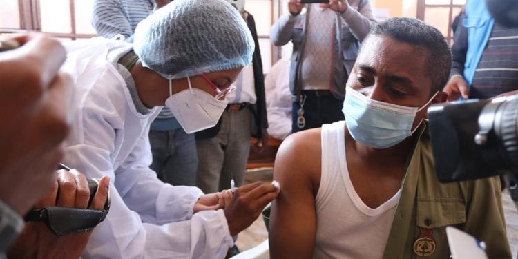 PREVENTION – 2.000 vaccins pour la première phase de la campagne de vaccination anti-Covid-19 dans le Vakinankaratra