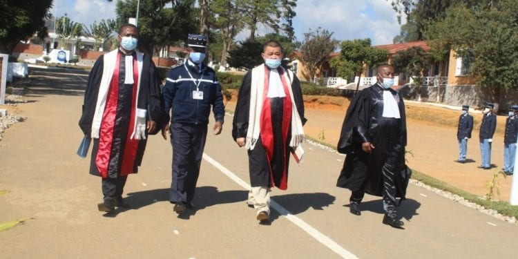 SECURITE – Les sortants de la 75ème promotion de l’Ecole de la gendarmerie nationale d’Ambositra prêtent serment en tant qu’agents de police judiciaire