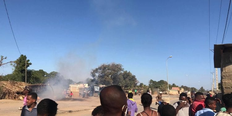 MANIFESTATIONS – Un mort et un bâtiment incendié lors des manifestations des étudiants de  l’Université de Toliara ce mercredi