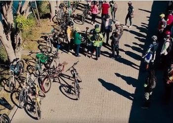 CIRCULATION – « Dans Tana à vélo, on dépasse les taxi-be, à vélo dans Mada, on dépasse les taxi-brousse »