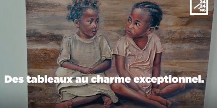 PEINTURE- R-Dolph Mada se singularise en peignant sur de l’écorce de bananier.