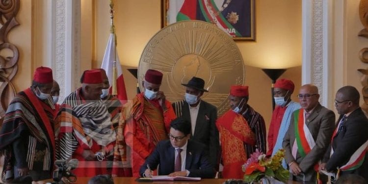 COLLECTIVITES TERRITORIALES –  Le président de la République signe l&rsquo;acte de naissance de la 23ème région de Madagascar