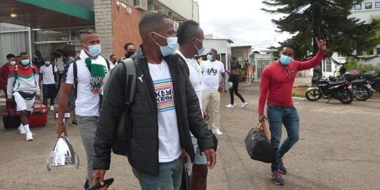 FOOTBALL – La dernière vague des Barea débarque à Ivato, quatre arbitres malgaches s’envolent pour l’Afrique du sud