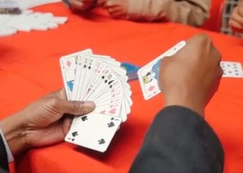 JEUX DE SOCIETE – Quand le Prince et la Princesse s&rsquo;incrustent dans les cartes à jouer