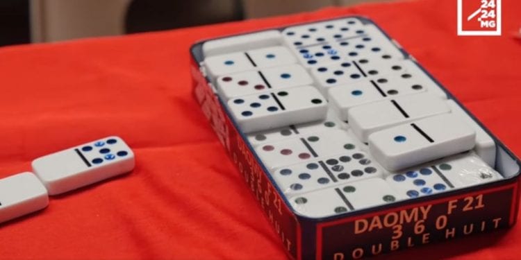 JEUX DE SOCIETE – Quand les dominos se jouent à quatre