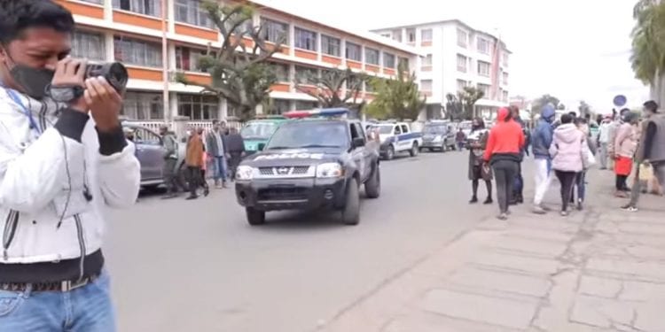 PROJET D’ATTENTAT – Première comparution sous haute surveillance pour les suspects dans l’affaire de tentative d’assassinat du président de la République.