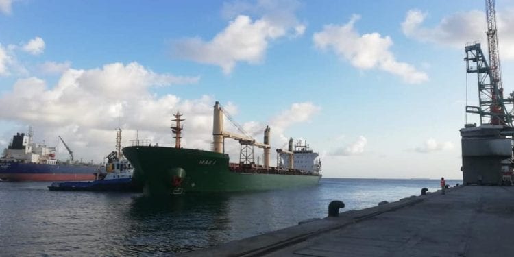 COMMERCE – 8.300 tonnes de riz importés arrivent à Toamasina, 13.100 tonnes sur les mers et 5.000 tonnes en cours d’embarquement
