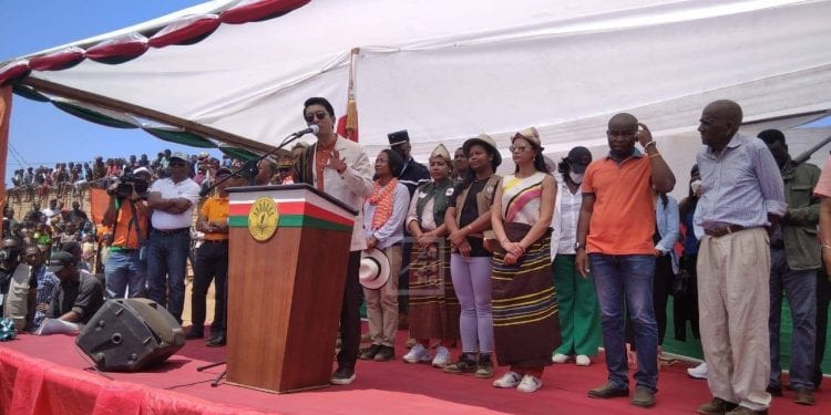 FINANCEMENT – Le président de la République annonce qu’une grande partie de l’allocation du FMI sera affectée à la construction du pipeline qui partira de Tolagnaro pour approvisionner Ambovombe ainsi qu’à la réhabilitation de la route Ihosy – Betroka