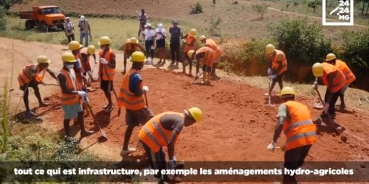 INFRASTRUCTURES – L’approche Haute intensité de main d’œuvre (Himo) structurée pour une combinaison optimale de la main-d’œuvre et des petits outillages