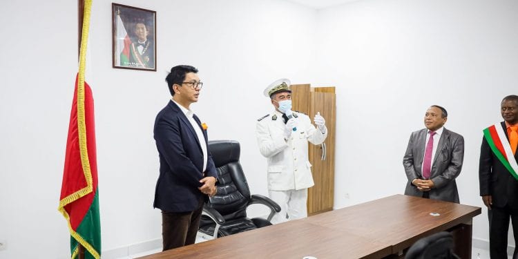 ADMINISTRATION – Un nouveau bureau, un nouvel appartement, et un nouveau véhicule de fonction remis au préfet de Fianarantsoa par le président de la République pour le motiver dans ses fonctions
