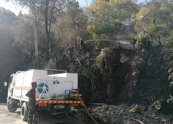 INCENDIE – La colline d’Ambohidratrimo prend feu, le Rova de la localité épargné