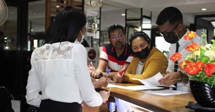 RÉOUVERTURE DES FRONTIÈRES – Les hôtels accueillant les passagers internationaux confinés surveillés de près