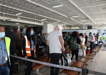REOUVERTURE DES FRONTIERES – Le ministère des Transports et de la météorologie prévoit à nouveau de faire payer le prix des tests PCR à l’aéroport