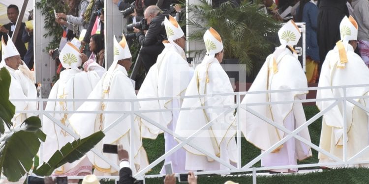 SANTE MATERNELLE – Les évêques catholiques montent au front dans les débats autour de la proposition de loi relative à l&rsquo;interruption thérapeutique de grossesse (ITG)