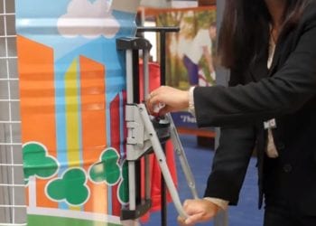 SOLUTION – Ecocity, le tonneau écologique compacteur de bouteilles en plastique.