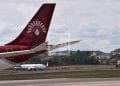 TRANSPORT AERIEN-  Air Madagascar, en redressement judiciaire, devrait fusionner avec Tsaradia pour devenir Madagascar Airlines, envisage de louer un Boeing 787 pour la ligne Tanà-Paris-Tanà et de mettre son A340 sur la destination Chine