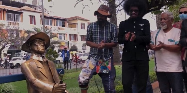 16e RENCONTRES DU FILM COURT- Solo Ignace Randrasana, réalisateur malgache, obtient un zébu d’or à titre posthume et inaugure les statues érigées au sein du Jardin des cinéastes à Analakely