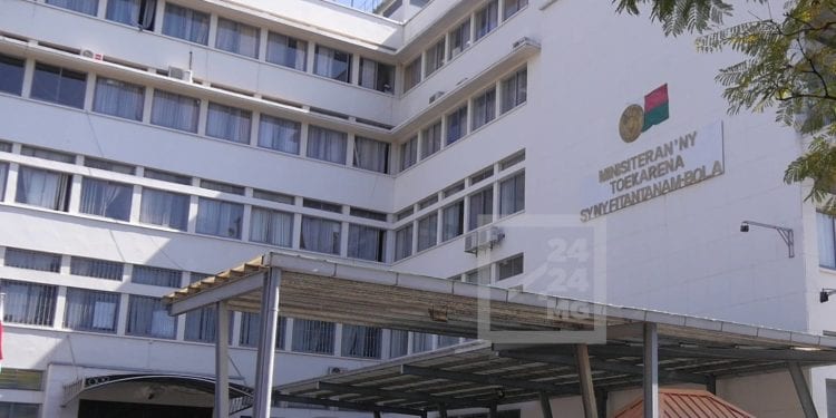 BUDGET ET FINANCES- Rindra Hasimbelo Rabarinirinarison rassure sur les capacités de l’Etat à payer ce qu’il doit