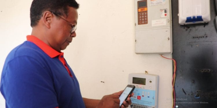 EAU ET ELECTRICITE – La Jirama digitalise son service de relevé des index de consommation et les releveurs d’index effectueront les relevés avec un terminal de saisie portable
