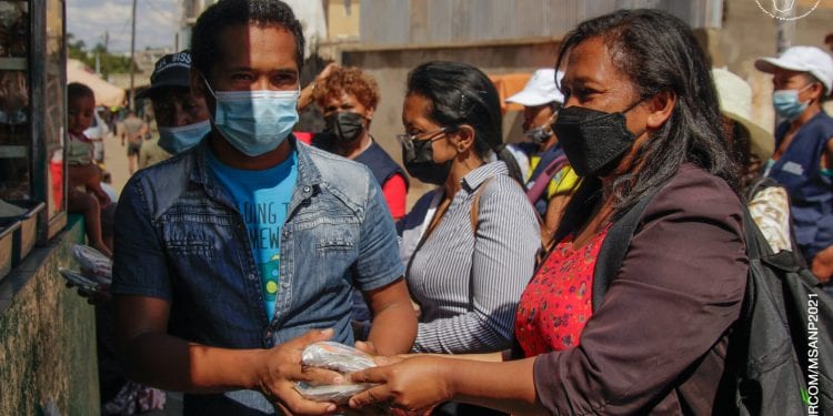 EPIDEMIE – Campagne de distribution de CVO en décoction dans quatre fokontany d&rsquo;Antananarivo et dans quatre fokontany d&rsquo;Ambohidratrimo