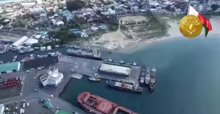 INFRASTRUCTURE – Andry Rajoelina en tournée à Toamasina et Soanierana Ivongo pour inaugurer la fin de la première phase des travaux d’extension du port de Toamasina et pour lancer les travaux de réhabilitation de la route nationale 5