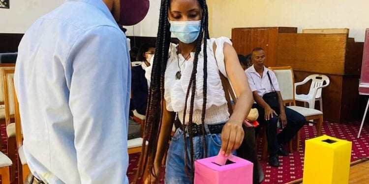 SCRUTIN – Juliana Ratovoson annonce que de nouvelles élections au Parlement des jeunes auront lieu pour les régions où des anomalies ont été constatées