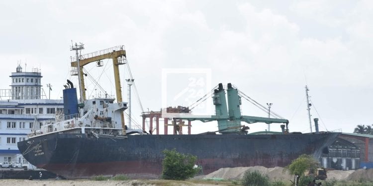 TRANSPORT MARITIME – L’Etat malgache officialise la mise en vente du navire Flying, un bateau confisqué par l’Etat suite à des accusations de trafic de bois de rose