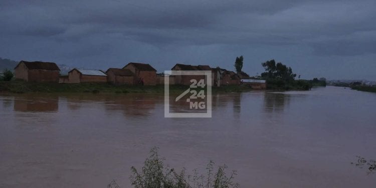 INTEMPERIES – Les autorités déclarent l’état de sinistre national et enclenchent l’utilisation de 35 millions de dollars sur le fonds de gestion des risques et des catastrophes octroyé par la Banque mondiale