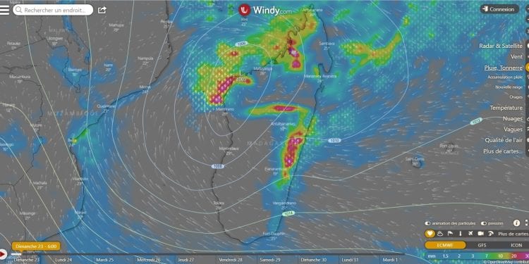 MÉTÉO -D’abondantes et quasiment incessantes pluies dans la nuit du samedi à dimanche sur de nombreux districts, la dépression, localisée à Maevatanana vers 22h, est prévue sortir en mer du côté de Boeny ce dimanche