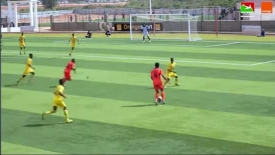 SPORTS – L’association des clubs de football élites de Madagascar suspend Lalaina Manampisoa, deux autres joueurs ainsi qu’un arbirtre, et donne des sanctions financières à deux clubs pour infraction aux règlements