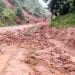 INFRASTRUCTURES – Le ministère des Travaux publics annonce la réhabilitation de la route Ifanadiana – Ikongo juste après la saison des pluies, en attendant, les travaux d’urgence pour rétablir la circulation de façon provisoire sont lancés sur l’axe RNT14