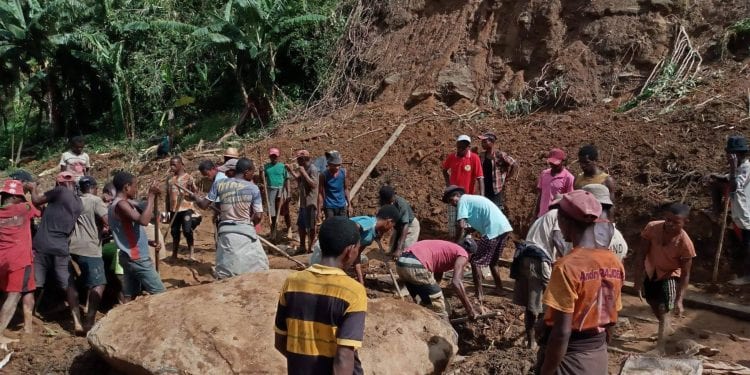 INFRASTRUCTURES – Mobilisation des cheminots et des riverains de la ligne Fianarantsoa-Côte Est pour restaurer la voie ferrée du réseau Sud, des études officielles commandées par le chef de l’Etat pour évaluer les coûts de la réhabilitation de la ligne Tananarive-Côte Est
