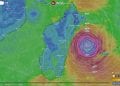 METEOROLOGIE – Alerte rouge dans l’Est, le Sud-Est et sur les hautes terres centrales, Batsirai se trouve à 403 km à l’Est-Sud-Est de Vatomandry à 15h et gagne en intensité